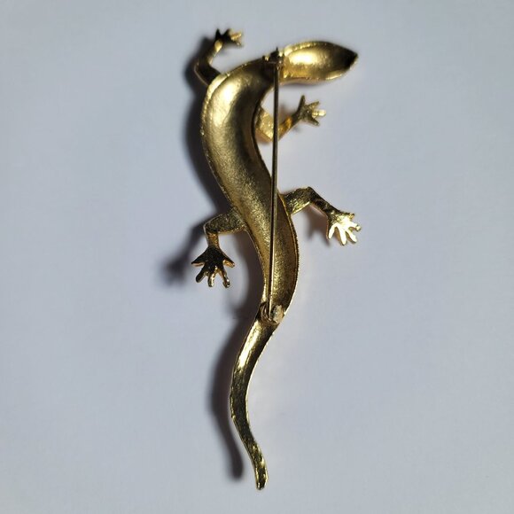 Elegant Gold-Tone Lizard Brooch - Picture 2 of 6